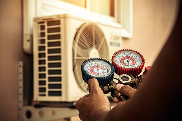 Professional Hvac technician working in Elizabeth, CO